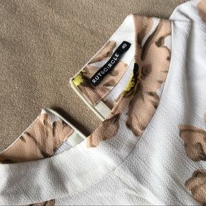 Rut and Circle floral top